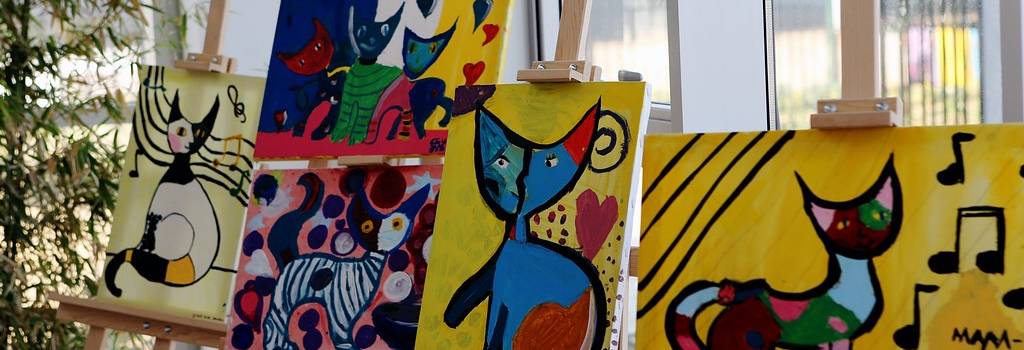 10 Conversation Starters Questions About Art Galleries