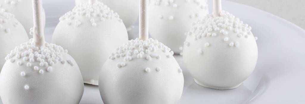 10 Conversation Starters Questions About Cake Decorating