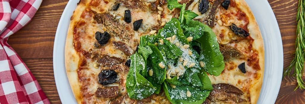 plate pizza dish meal italian